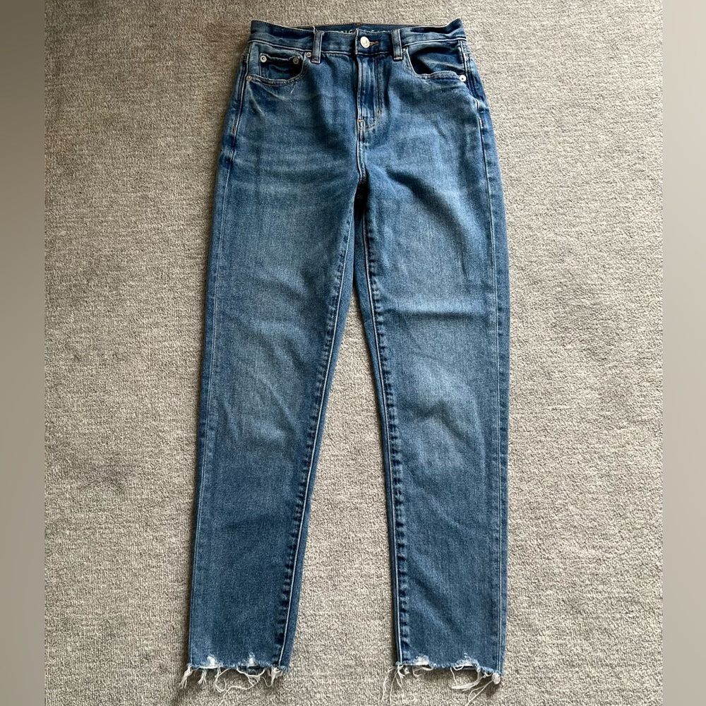 American Eagle Mom Jean with Raw Hem Sz. 0